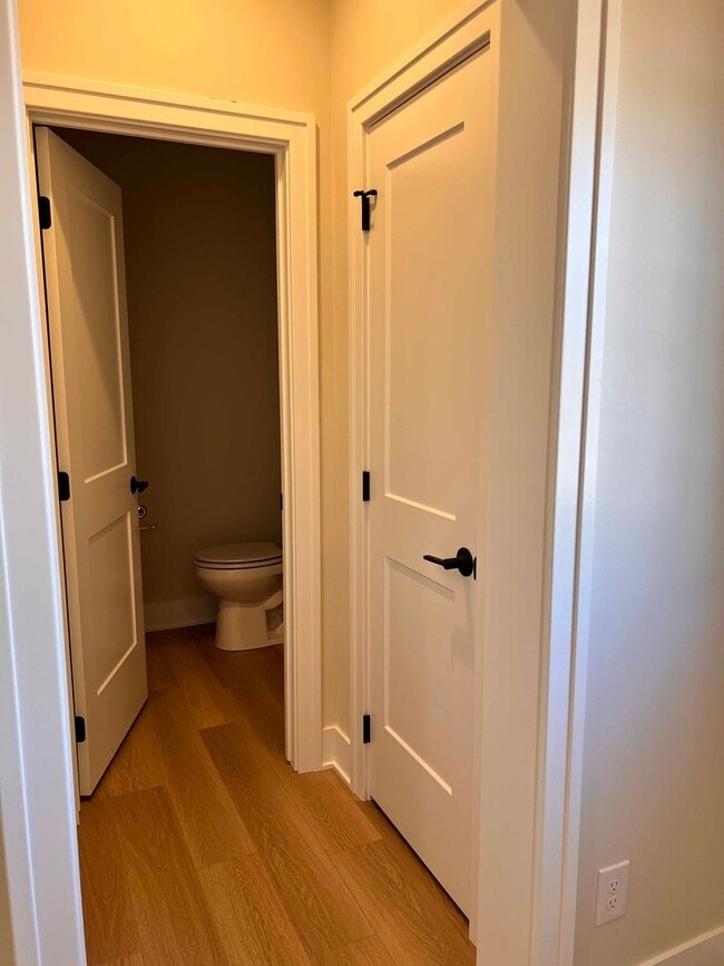 Photo - 470 S 91st St