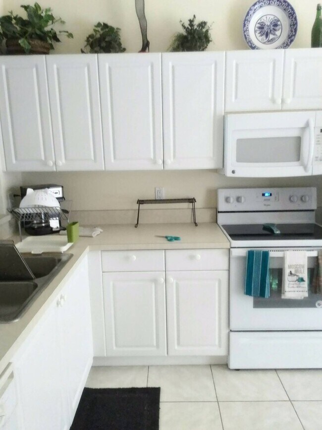 Photo - 2 Bedroom 2 Bath in Coral Falls