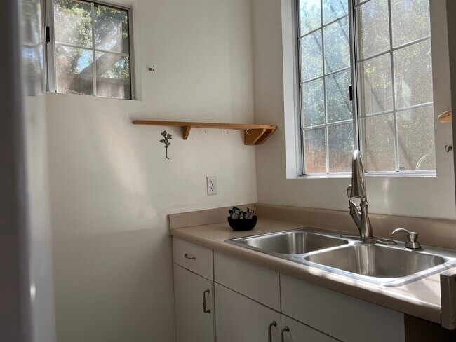 Photo - 1262 N Topanga Canyon Blvd