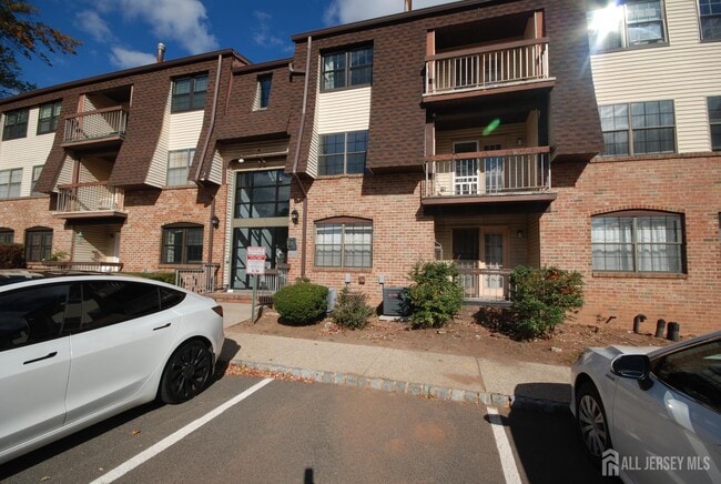 Photo - 202 Green Hollow Dr