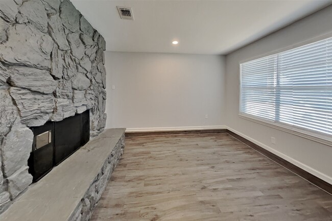 Photo - 4135 Lufborough Dr