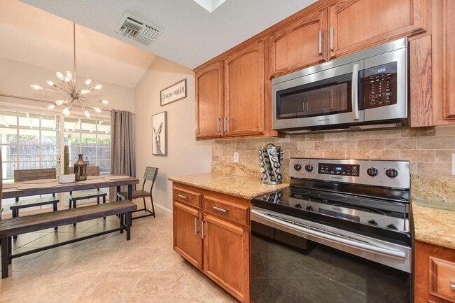 Photo - 5014 Linenfold Ct Unit 1 Master