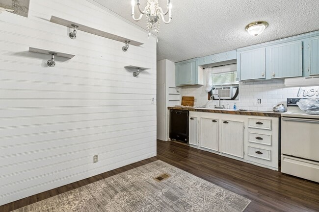 2979 Suni Pines Dr