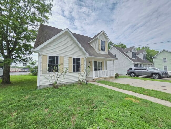 Photo - 4 W Grove St