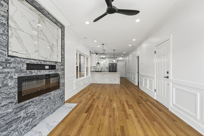 Photo - 3934 N Sawyer Ave Unit 1