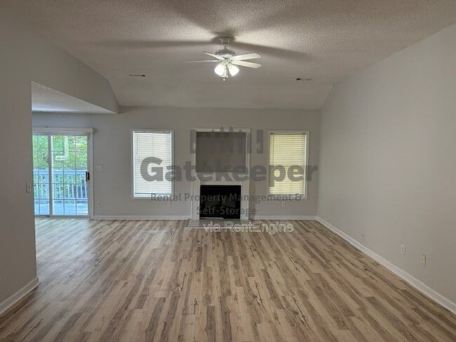 Photo - 3161 Glen Hollow Dr