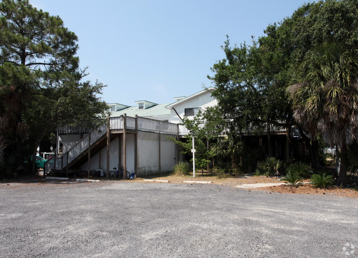 Photo - Sandbar Apartments