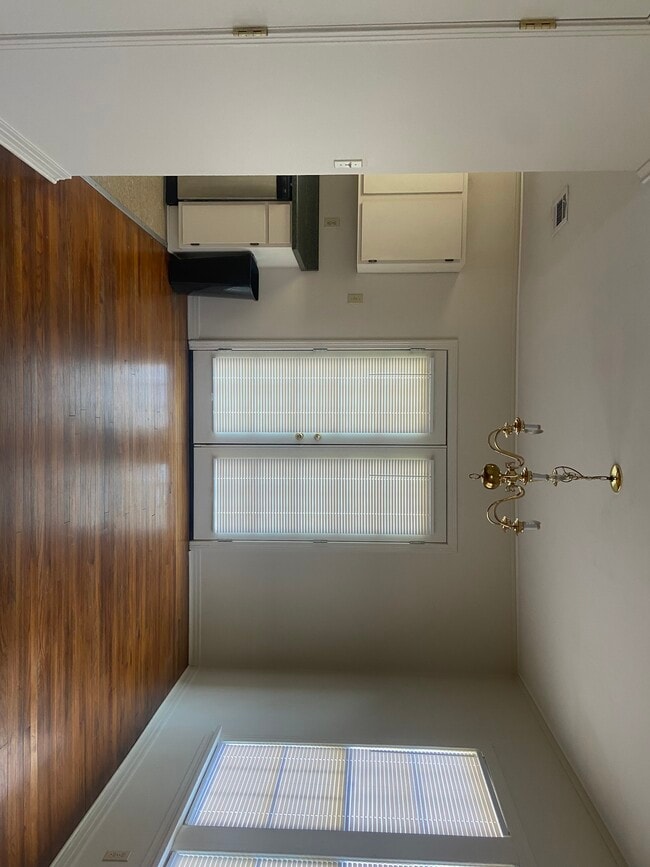 Photo - 153 E Elmwood St