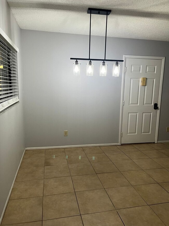 3300 Fox Chase Cir
