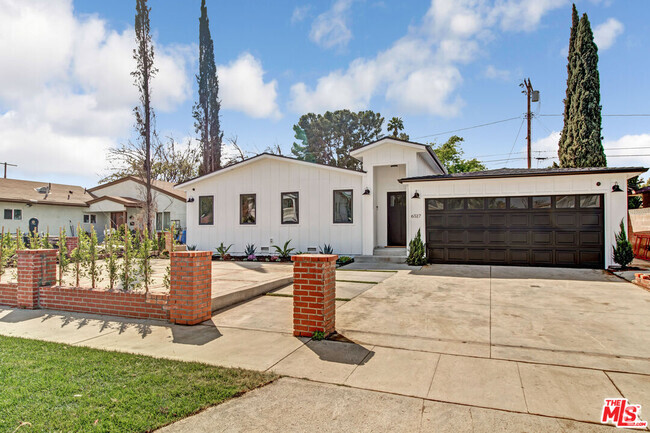 Building Photo - 6517 Longridge Ave Rental