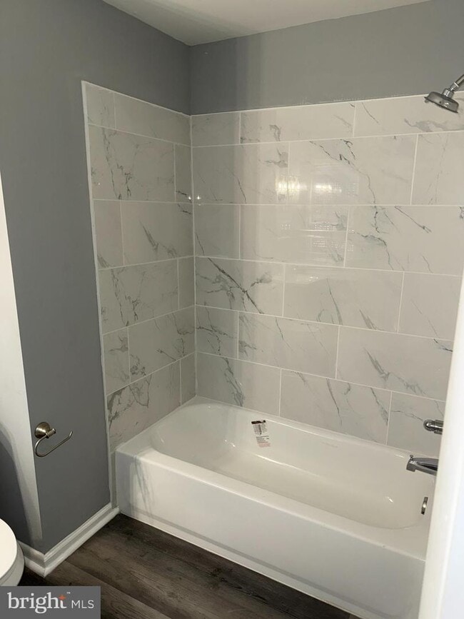 Photo - 152X Argyle Ave