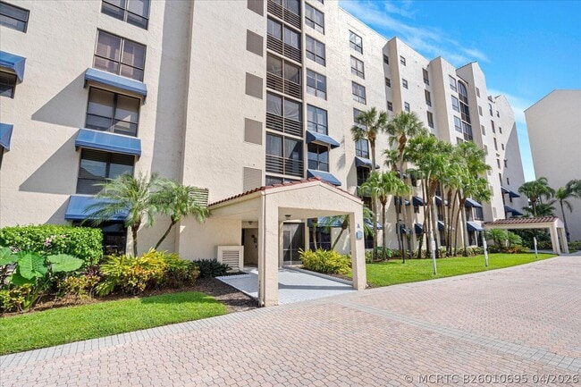 Building Photo - 7564 Regency Lake Dr Unit 502