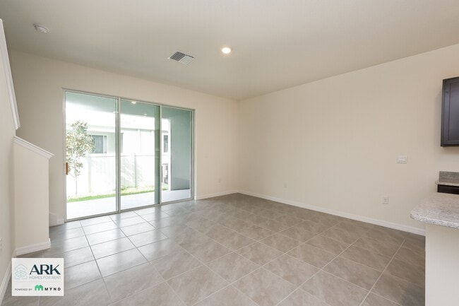 2905 Suncoast Plains Dr