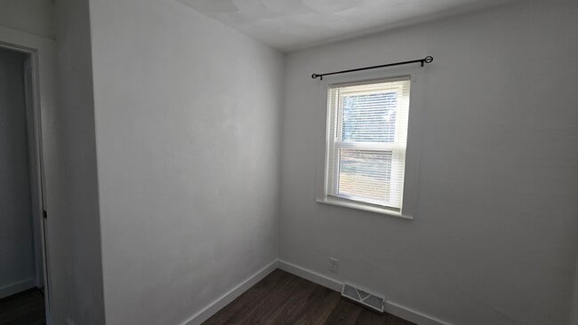 Photo - 405 Wilson Ave