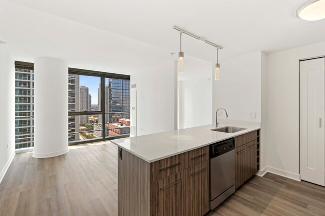 Photo - 305 N Orleans St