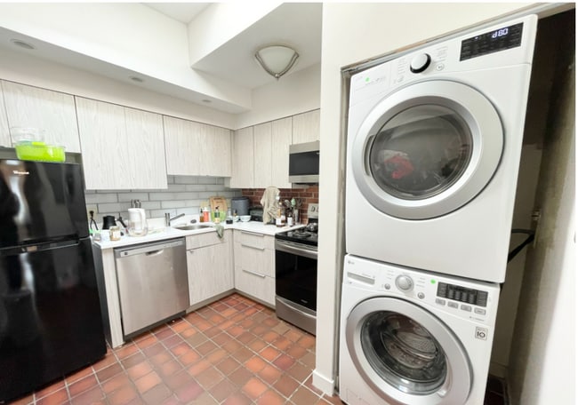 Photo - 71 Gainsborough St