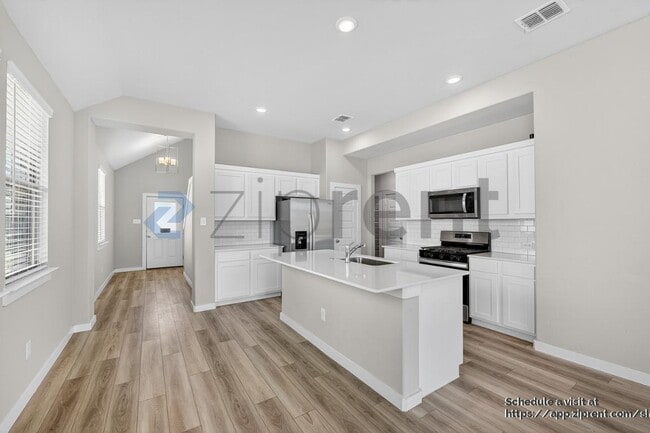 Photo - 413 Honeyhill Dr