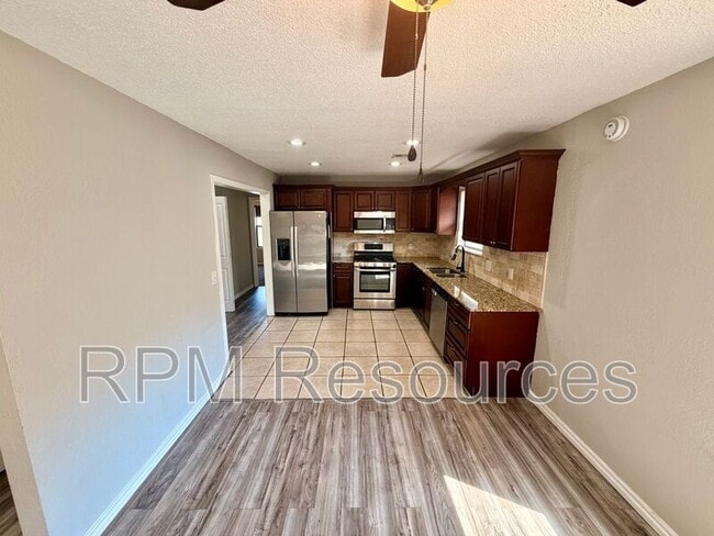 Photo - 957 W Tesio Way