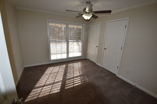 Photo - 2221 Dee Dee Trl