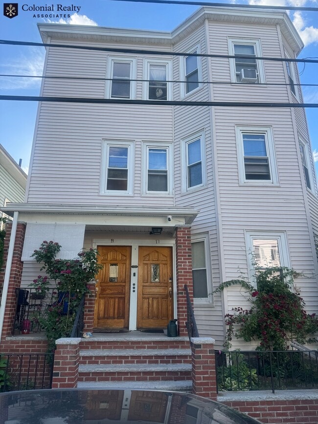 Building Photo - 19 Shannon St