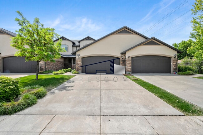 Photo - 757 W 4400 S Townhome