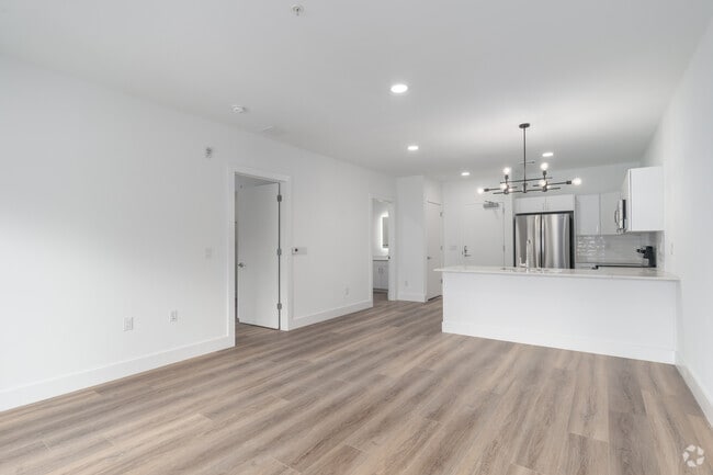 Lindemran 1BR, 1BA - 717SF Living Room
