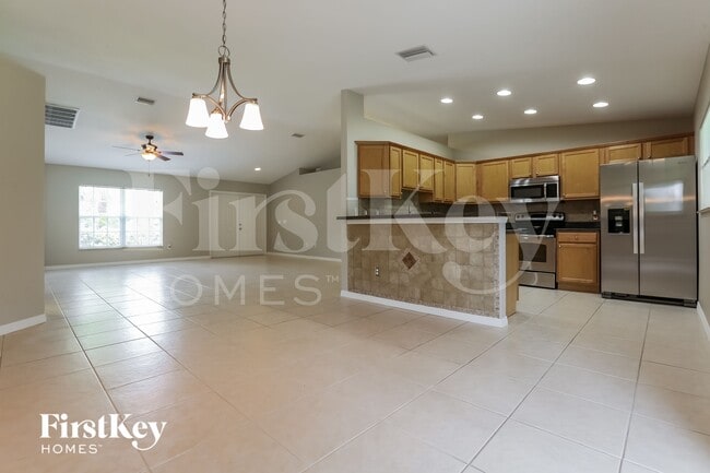 Photo - 2463 Alesio Ave