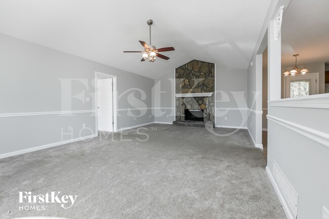 Photo - 221 Whitney Ln