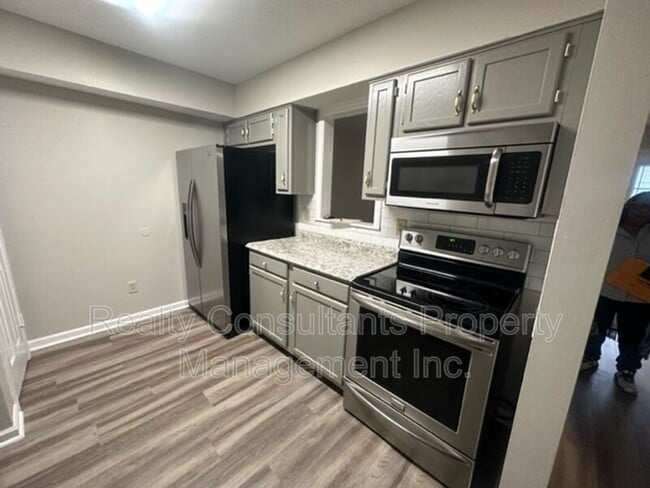 Photo - 800 Folly Ct