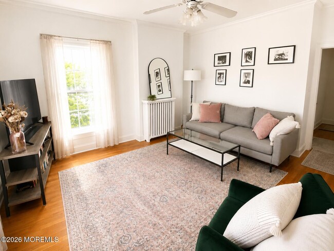 Photo - 46-48-48 N Washington St