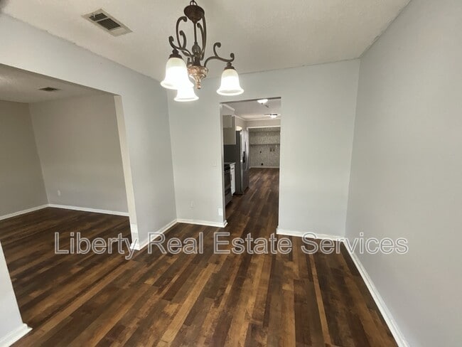 Photo - 1635 Latham Ct
