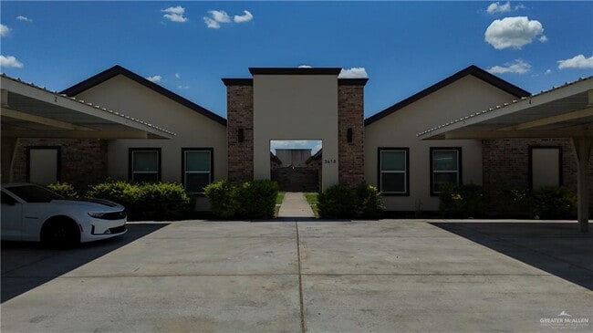 Building Photo - 12 Valeria St Unit 4