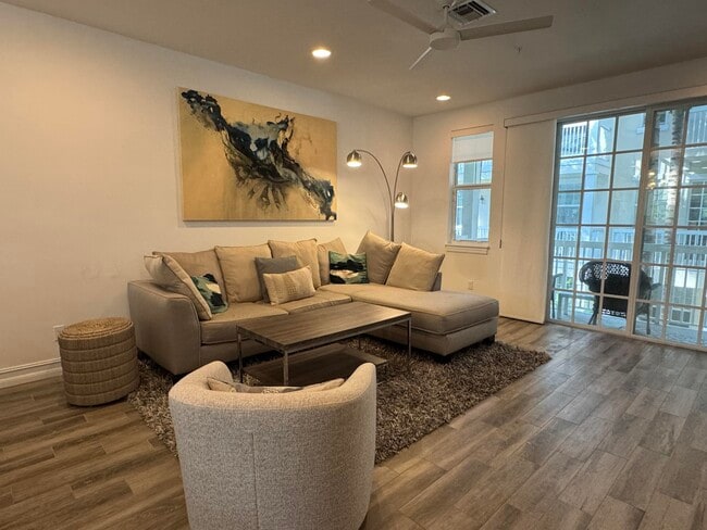 Photo - 101 E Coda Cir