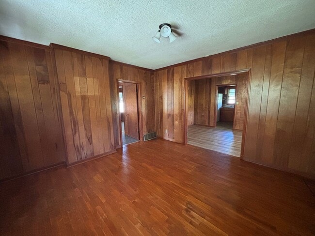 Photo - 3 Bedrooms, 1 Bathroom - Home in Armuchee!