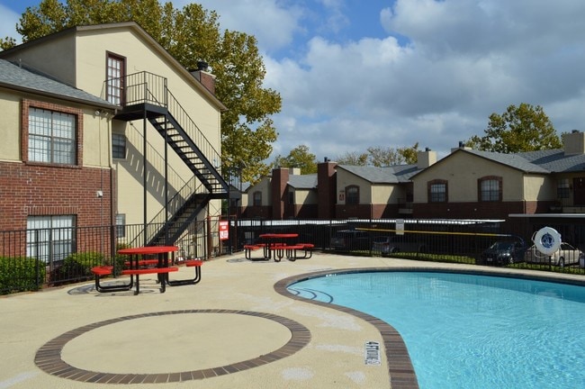 Photo - Bahama Glen Apartments
