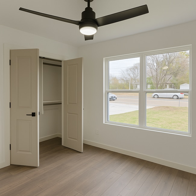 Photo - 303 E Virgin St