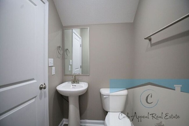 Photo - Luxury 2 bed 2 bath apt - brand new construction!! Washer, dryer and, internet utilities included!!