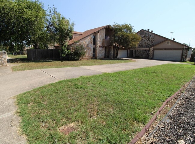 Building Photo - 14302 Indian Woods Rental