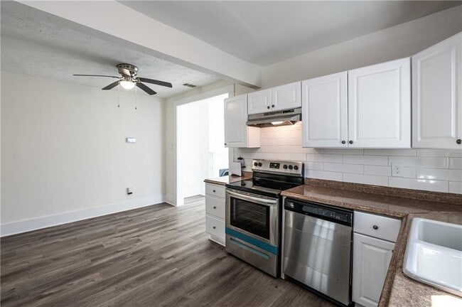 Photo - 404 Paines Ave NW