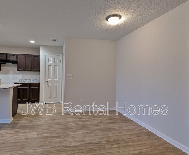 Photo - 8609 Susie St