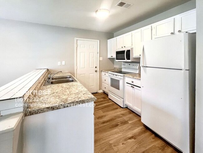 Photo - 3019 Center St