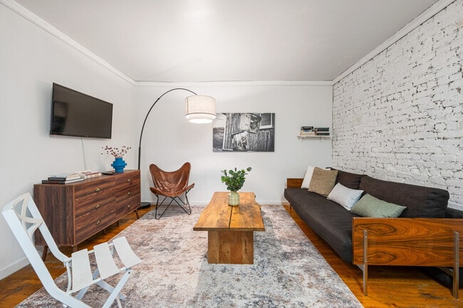 Photo - 320 W 30th St Unit ID1323927P