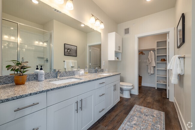 B1 2BR, 2BA - 938SF - Primary Bathroom