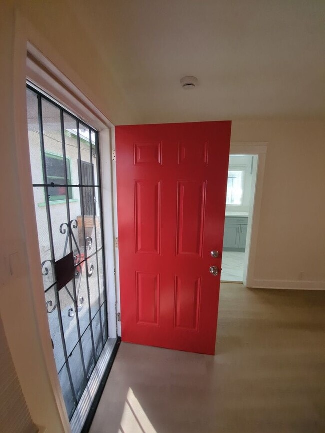 Photo - 4215-4217 S Budlong Ave Unidad 4215