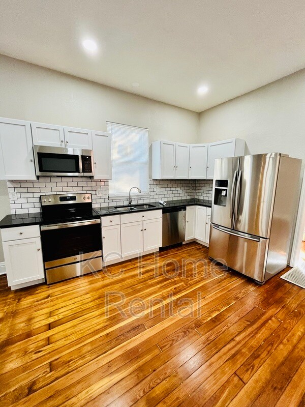 Photo - 4137 State Line Rd