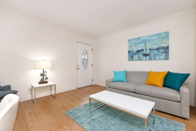 Del Rey Apartments
