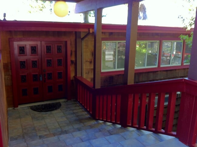 Entrada principal - 18 Pepper Way