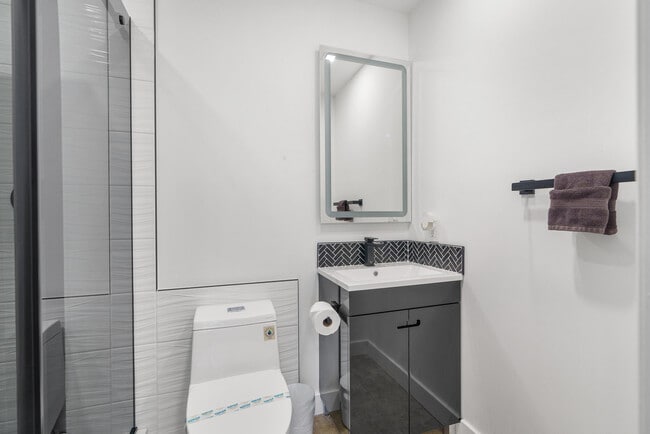 Photo - 2425 NE 25th Pl Unidad ID1018204P