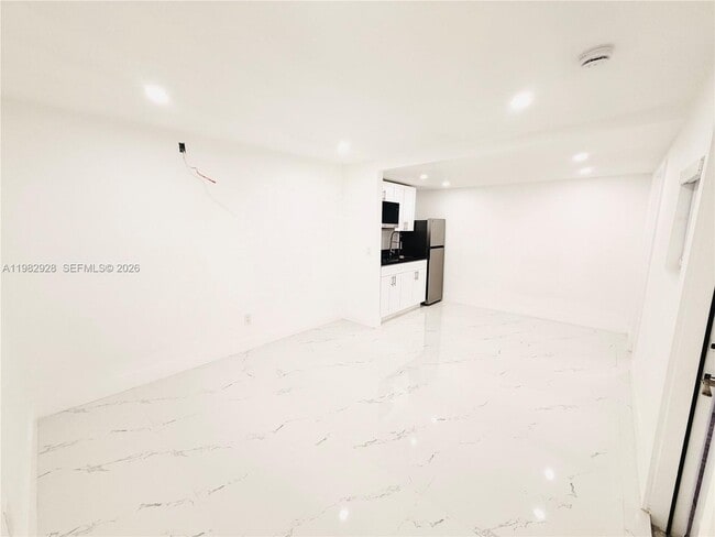 Photo - 3354 NW 50th St Unidad 4