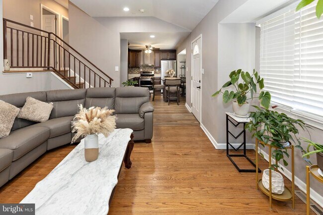 Photo - 912 Aston Martin Dr